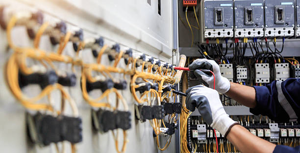 Professional Electrician technician working in Portsmouth, OH